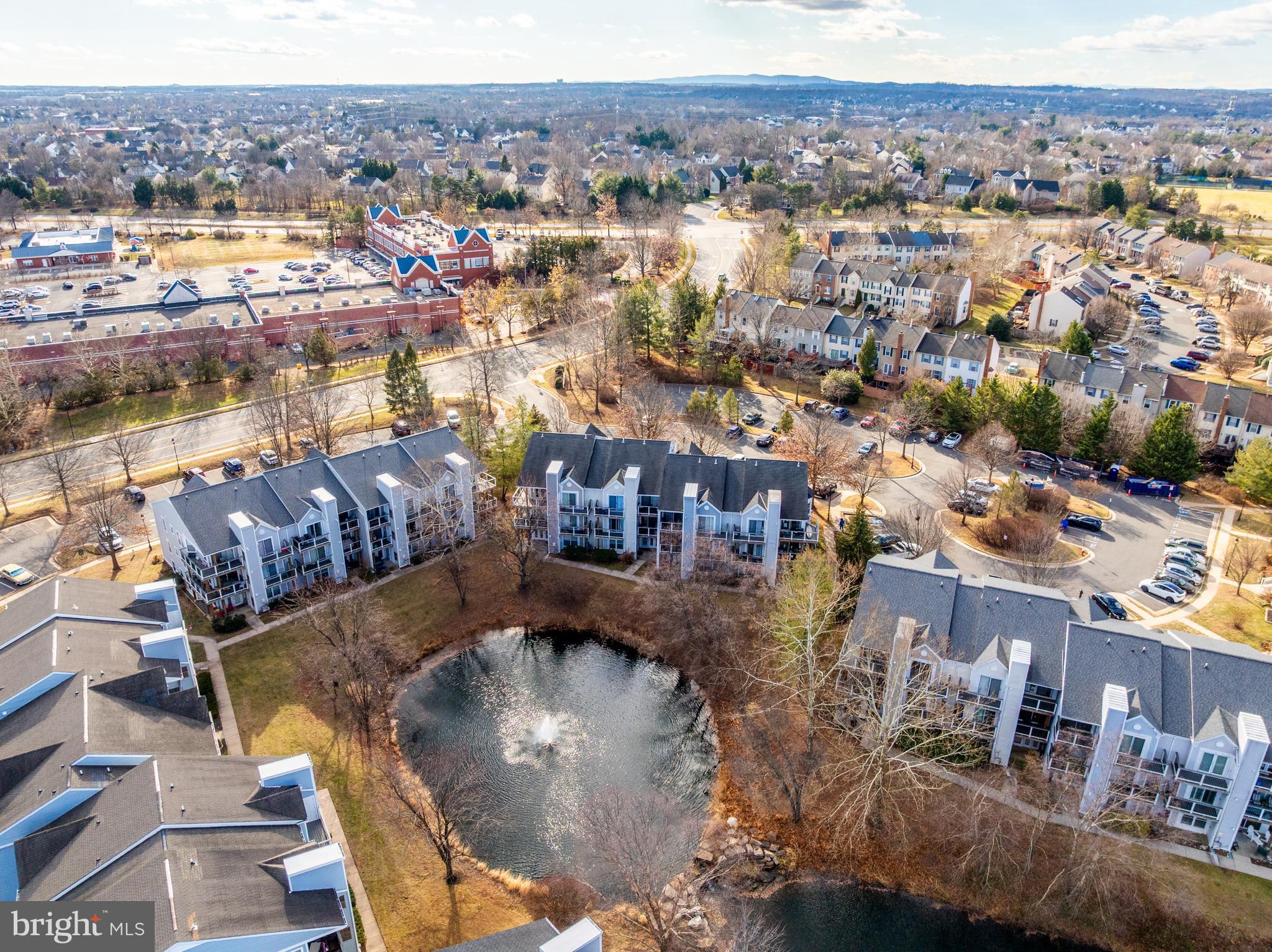 LAKESHORE CONDO - Residential Lease