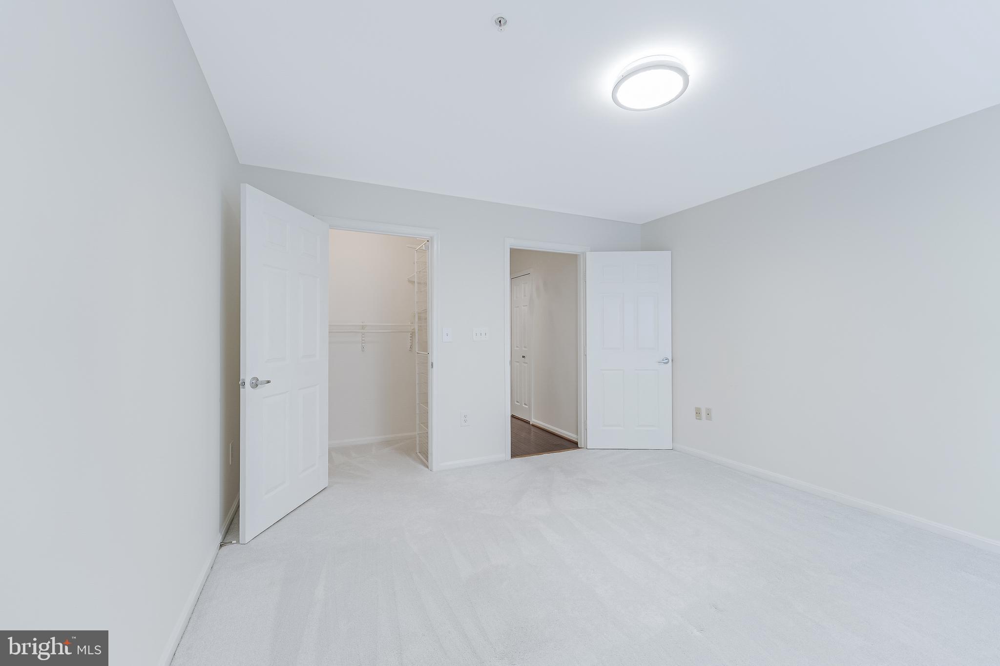 LAKESHORE CONDO - Residential Lease