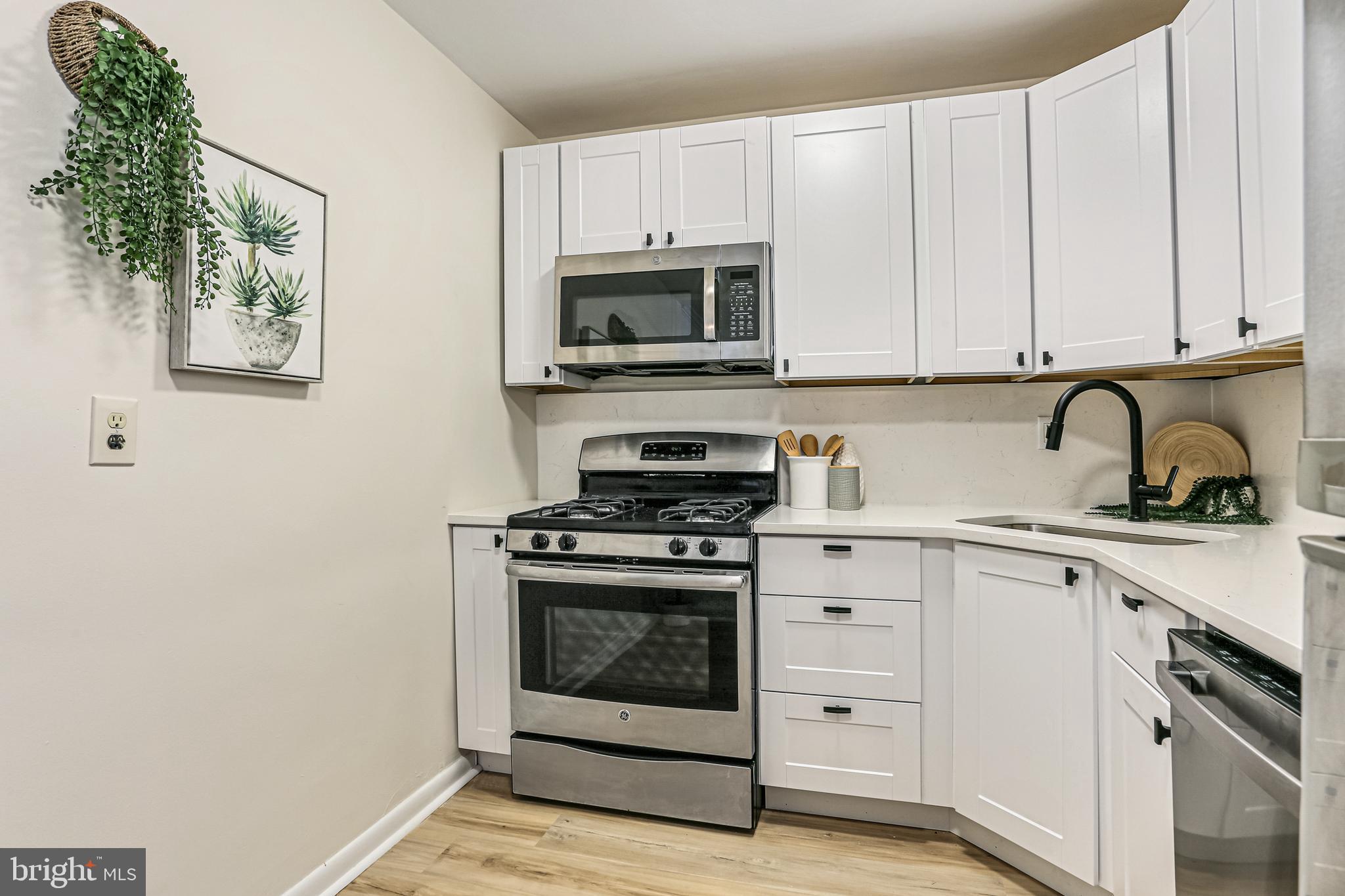 WHITEHALL - Residential