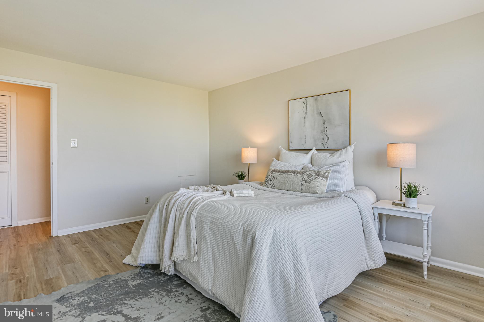 WHITEHALL - Residential