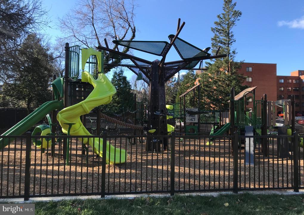 WHITEHALL - Residential