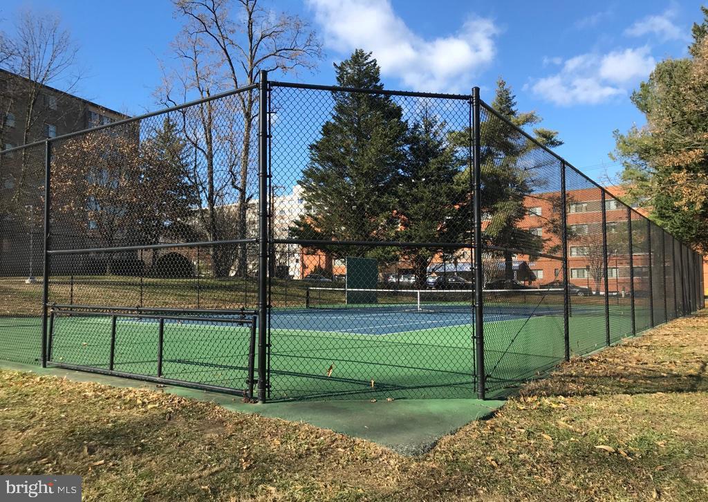 WHITEHALL - Residential