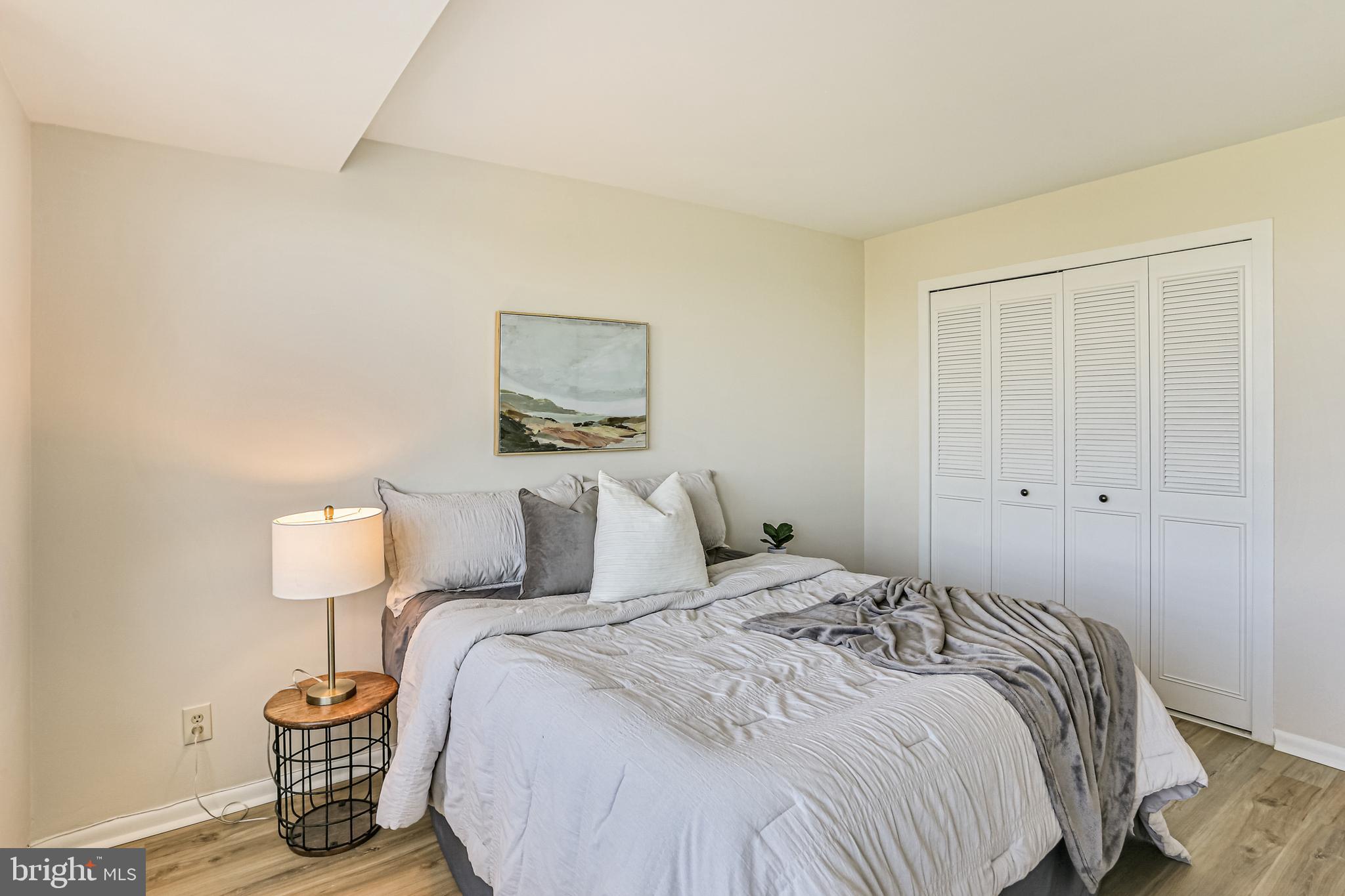 WHITEHALL - Residential