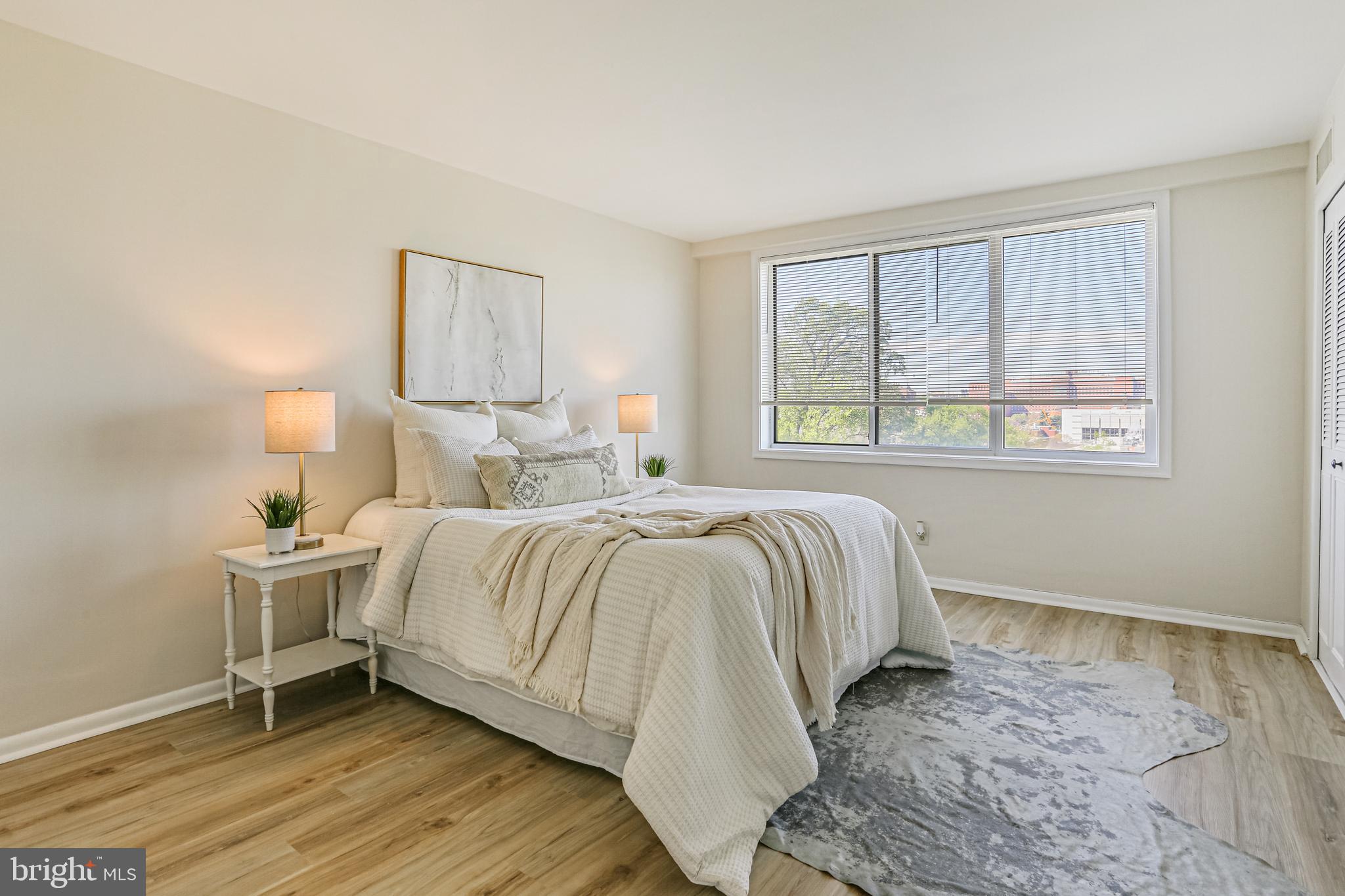 WHITEHALL - Residential