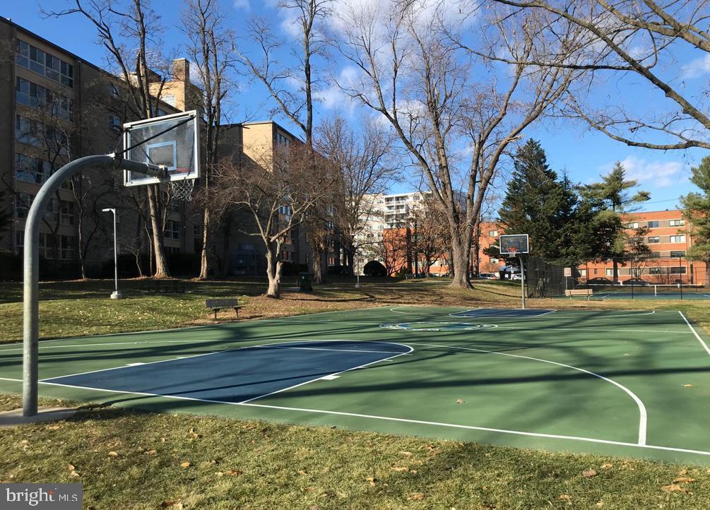 WHITEHALL - Residential