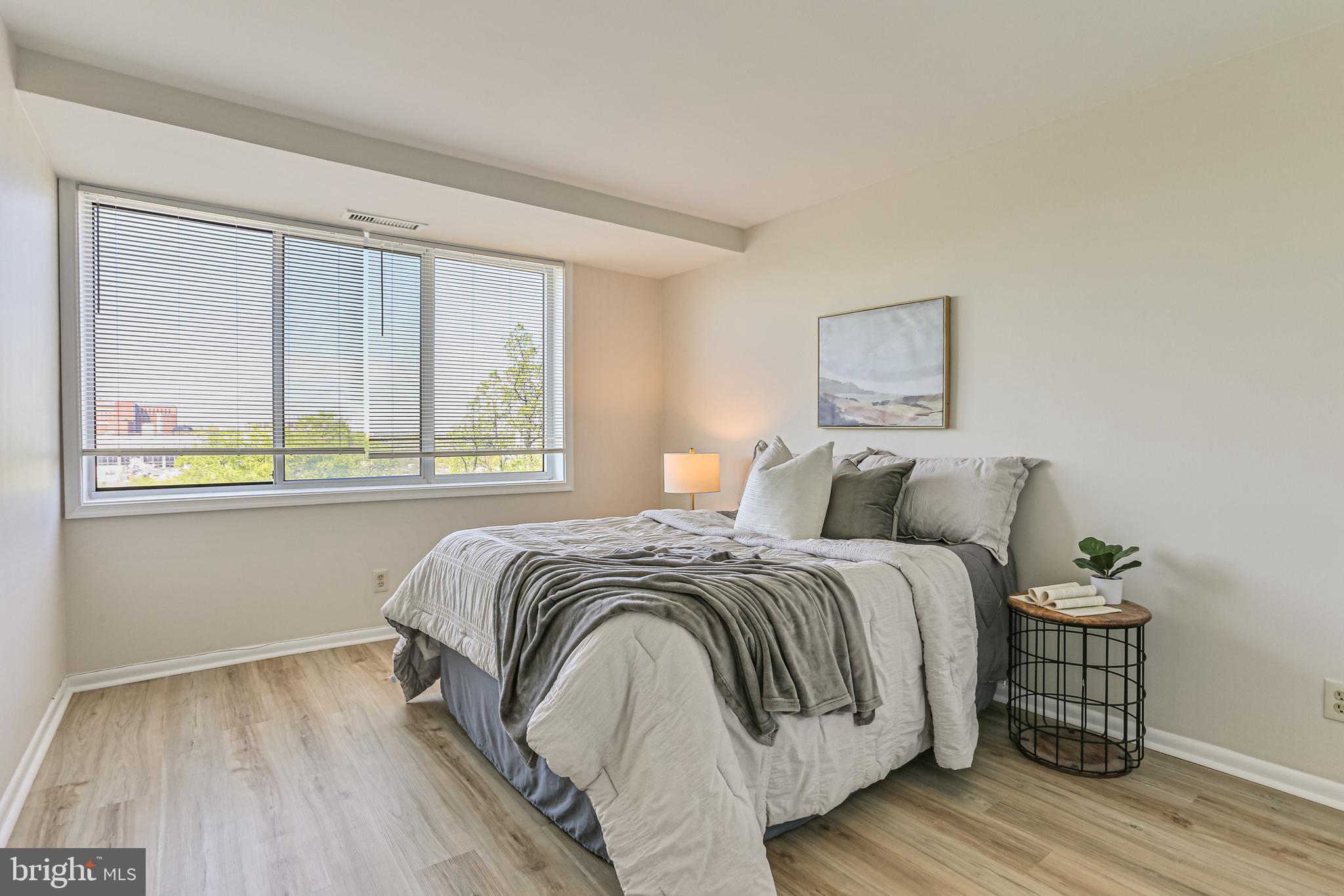 WHITEHALL - Residential