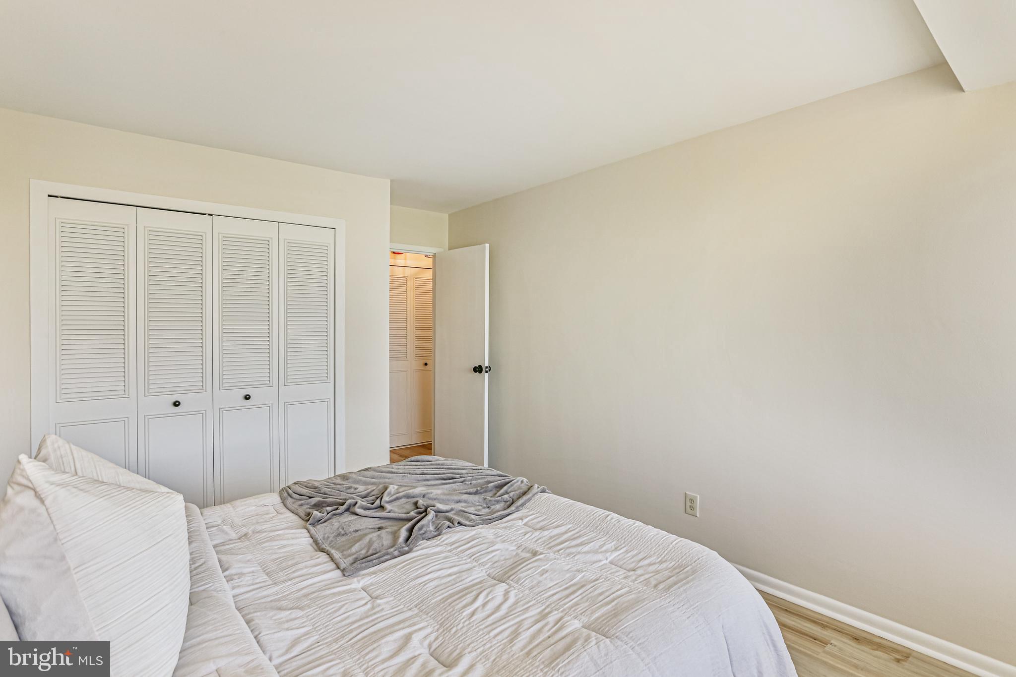 WHITEHALL - Residential