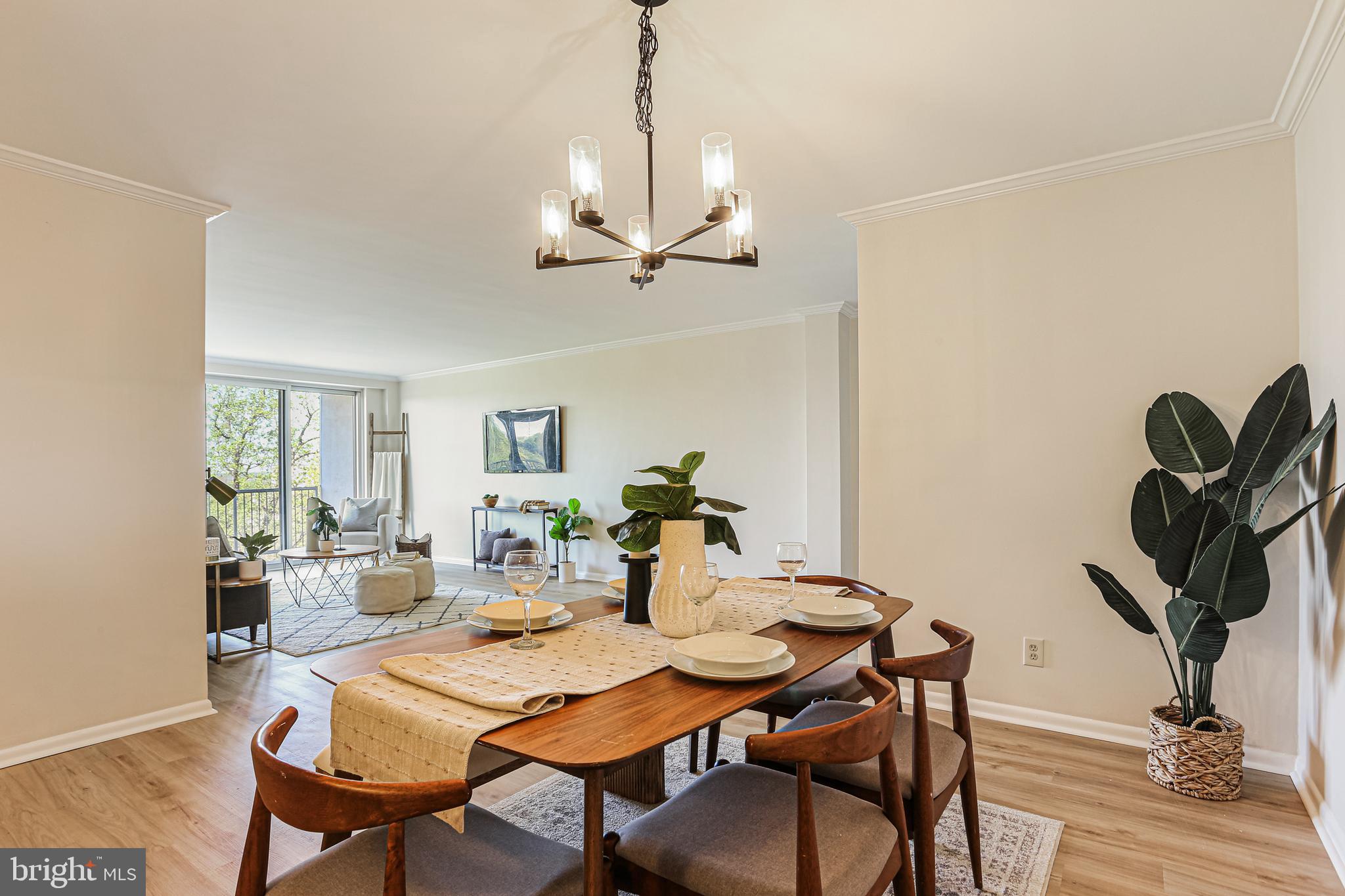 WHITEHALL - Residential