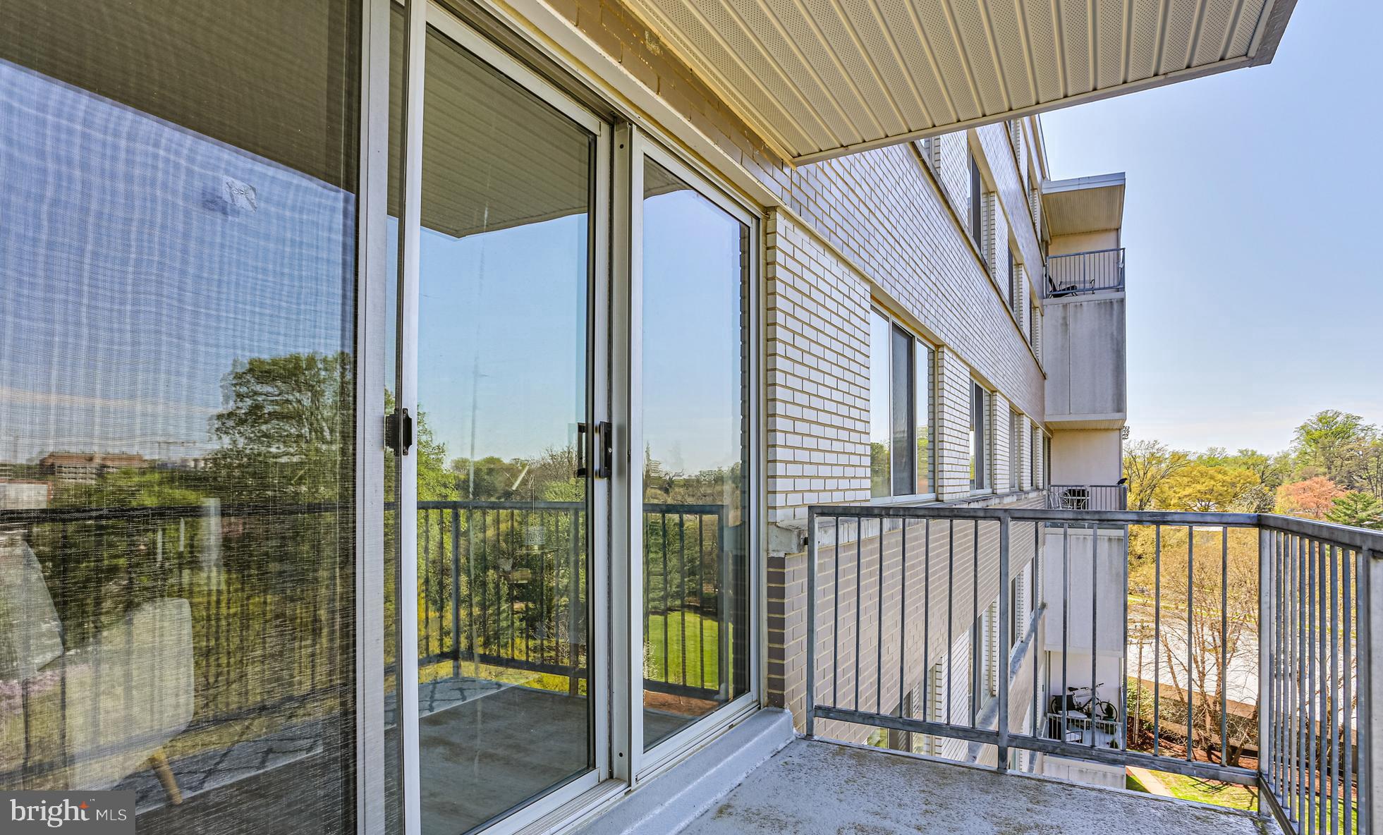 WHITEHALL - Residential