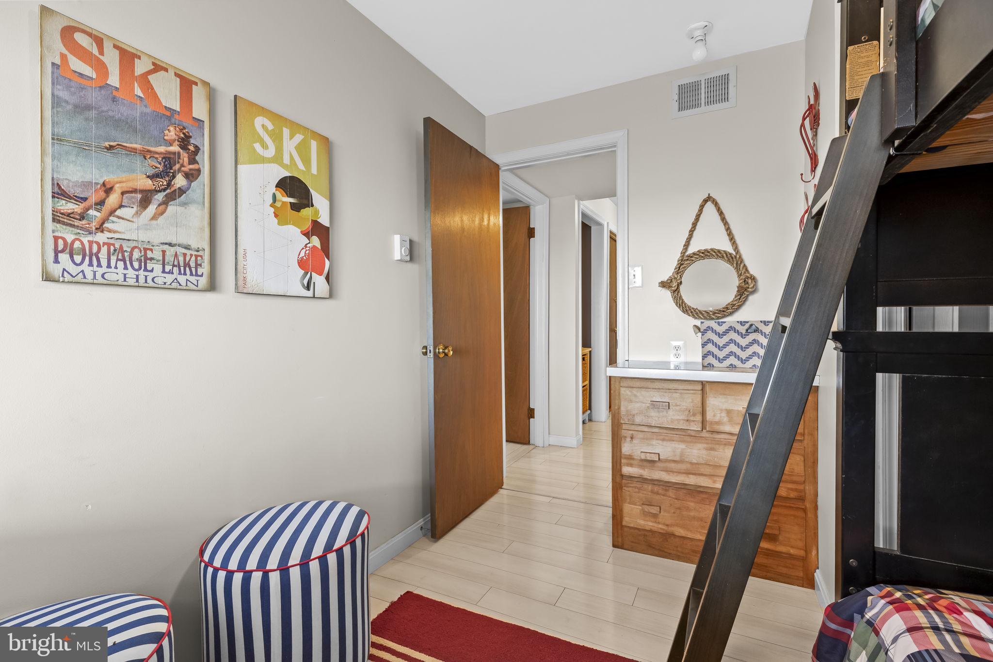 SCIENTISTS CLIFFS - Residential