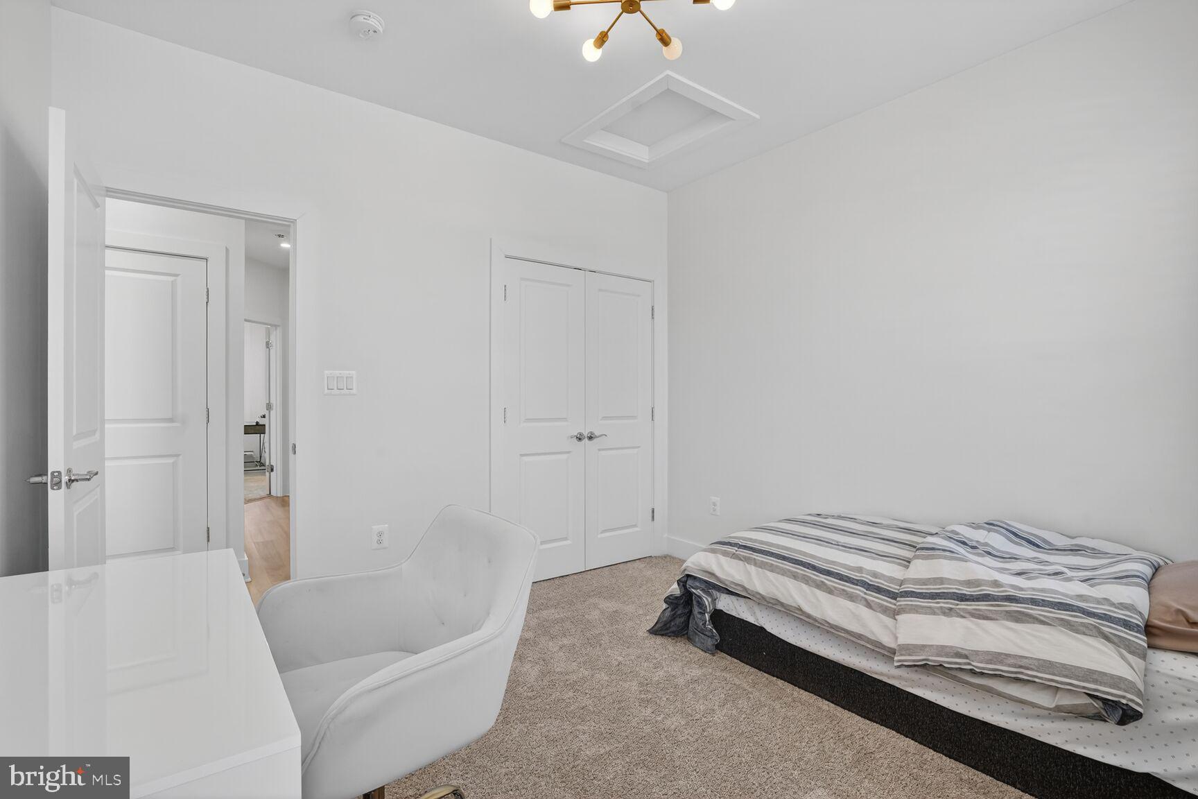 TOWNES AT LITTLE RIVER CROSSING - Residential