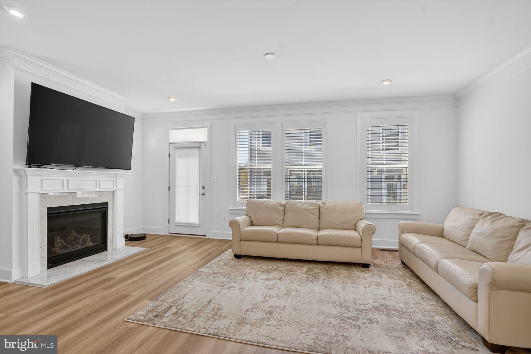 TOWNES AT LITTLE RIVER CROSSING - Residential