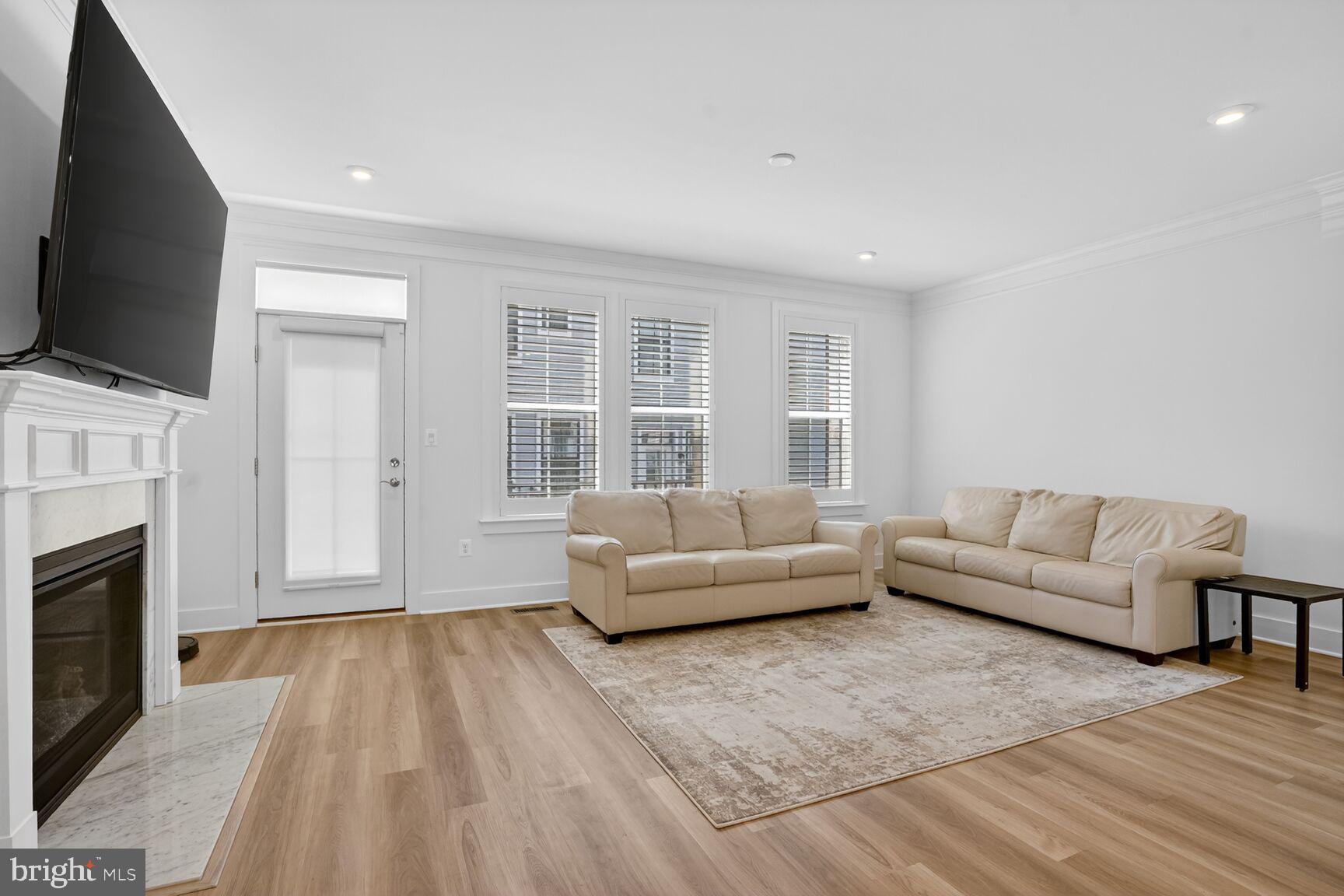 TOWNES AT LITTLE RIVER CROSSING - Residential