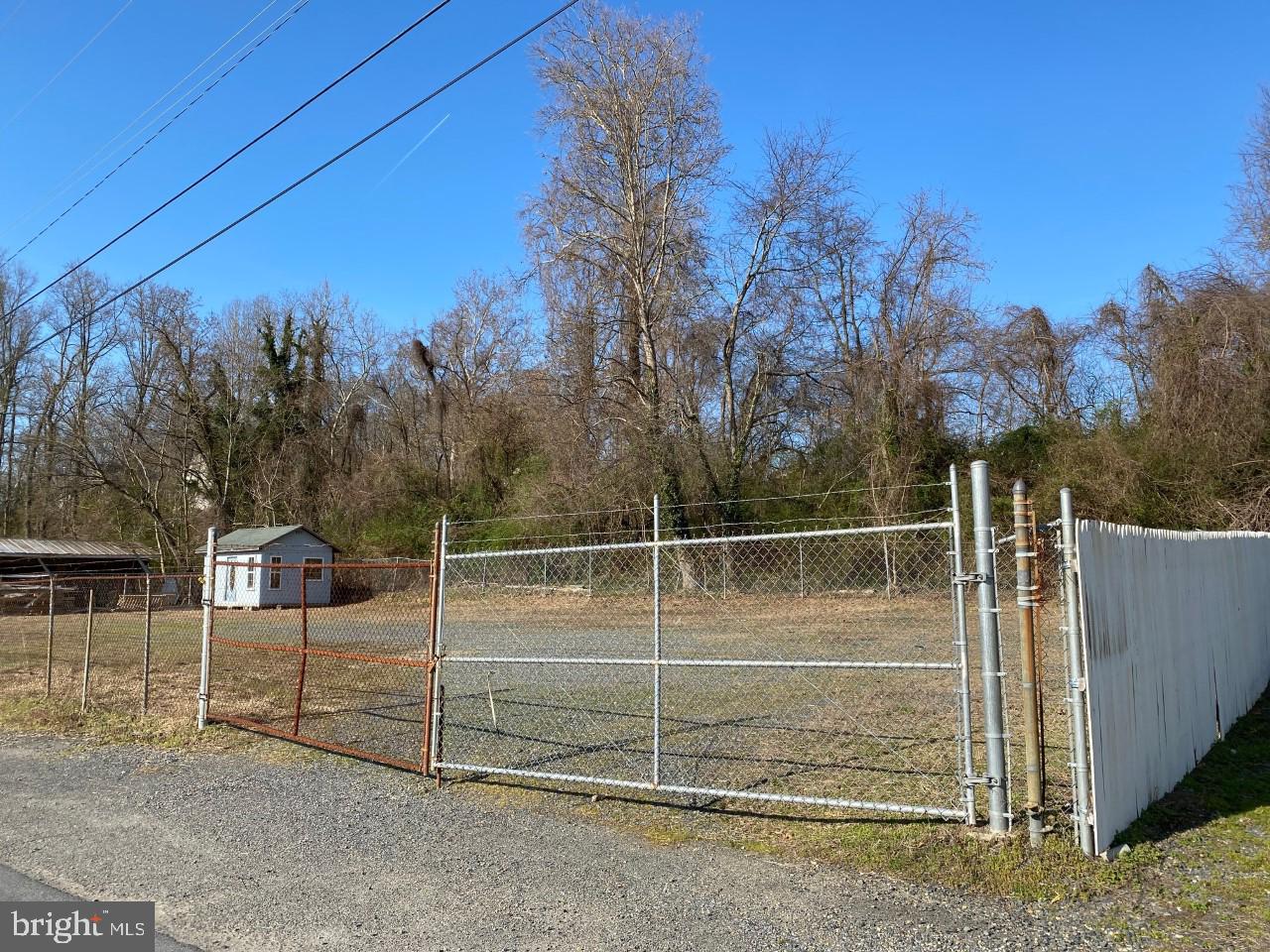 11,175 foot fenced in vacant lot to store trucks, equipment, etc... Small shed on lot 12x16. Credit application must be completed online, fee is $75: https://listing2leasing.com/q.php?q=22665-van-wert-ln---storage-yard-leonardtown-md-20650-02jdvt