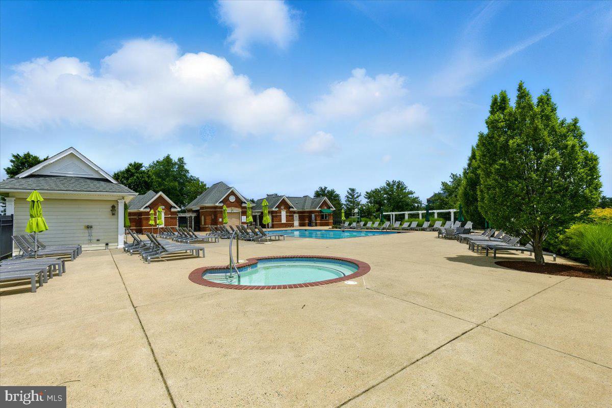 BELMONT COUNTRY CLUB - Residential