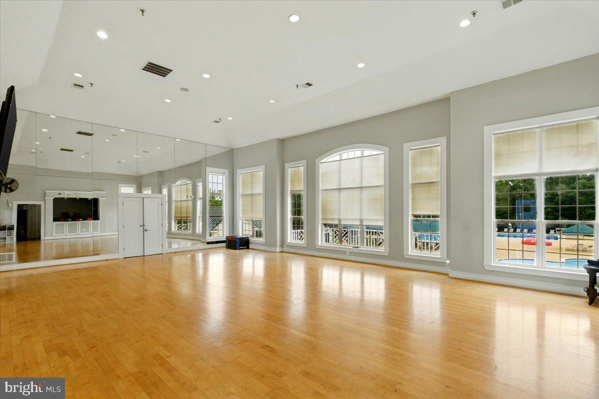 BELMONT COUNTRY CLUB - Residential