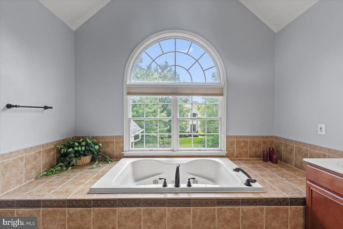 BELMONT COUNTRY CLUB - Residential