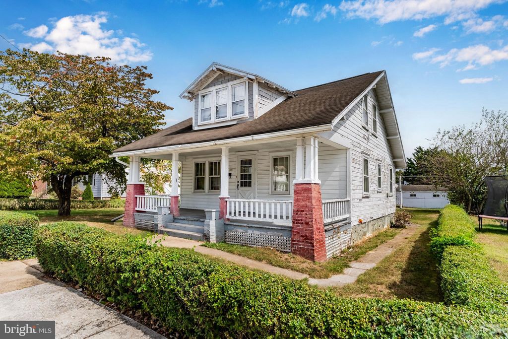 Photo of 420 Chestnut St, MOUNT HOLLY SPRINGS, PA 17065 (MLS # PACB2046618)