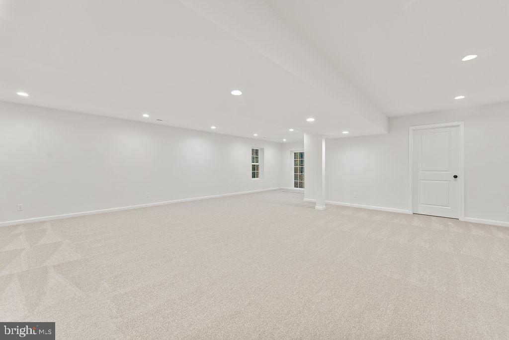 PINE HARBOUR - Residential