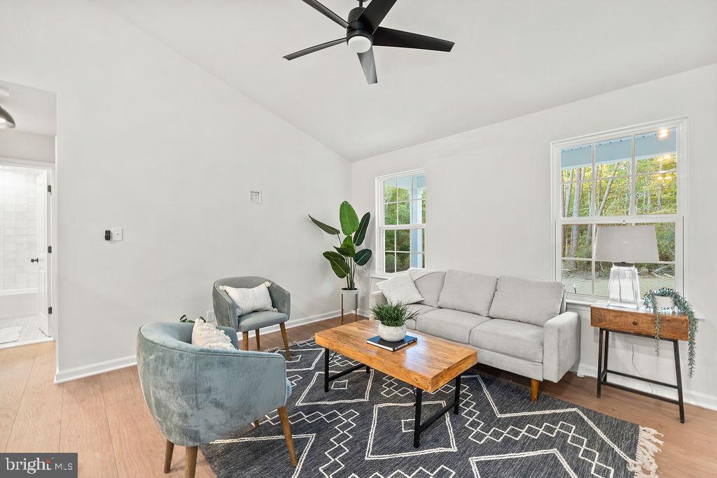 PINE HARBOUR - Residential