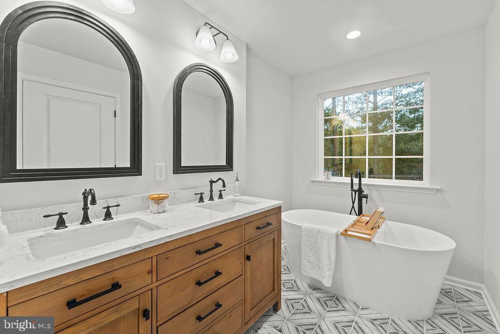 PINE HARBOUR - Residential