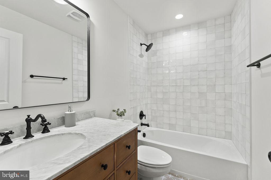 PINE HARBOUR - Residential