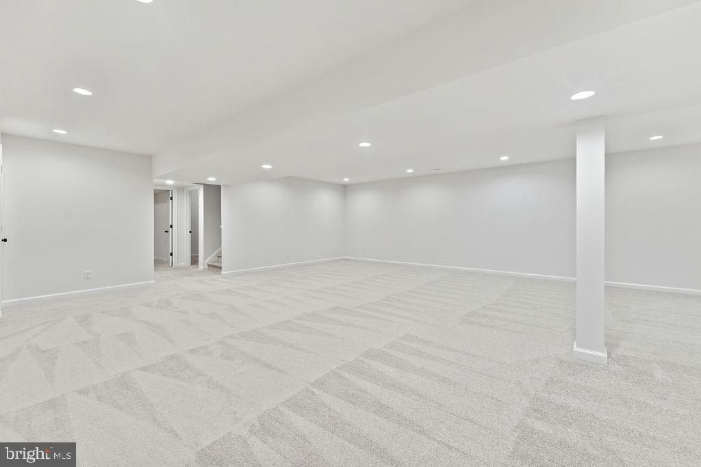 PINE HARBOUR - Residential