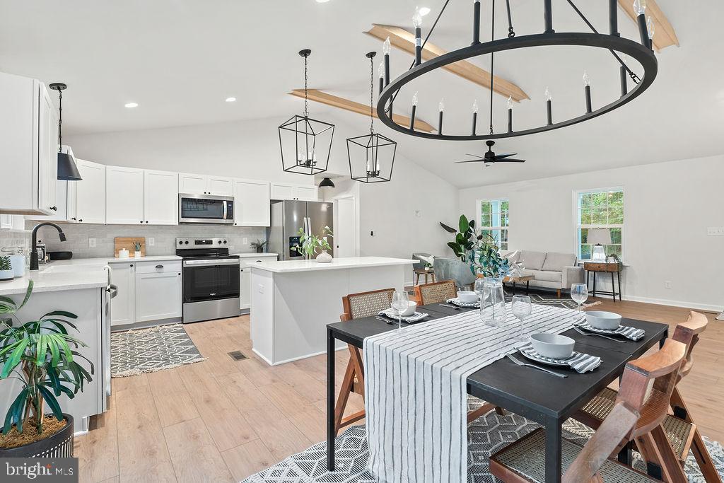 PINE HARBOUR - Residential