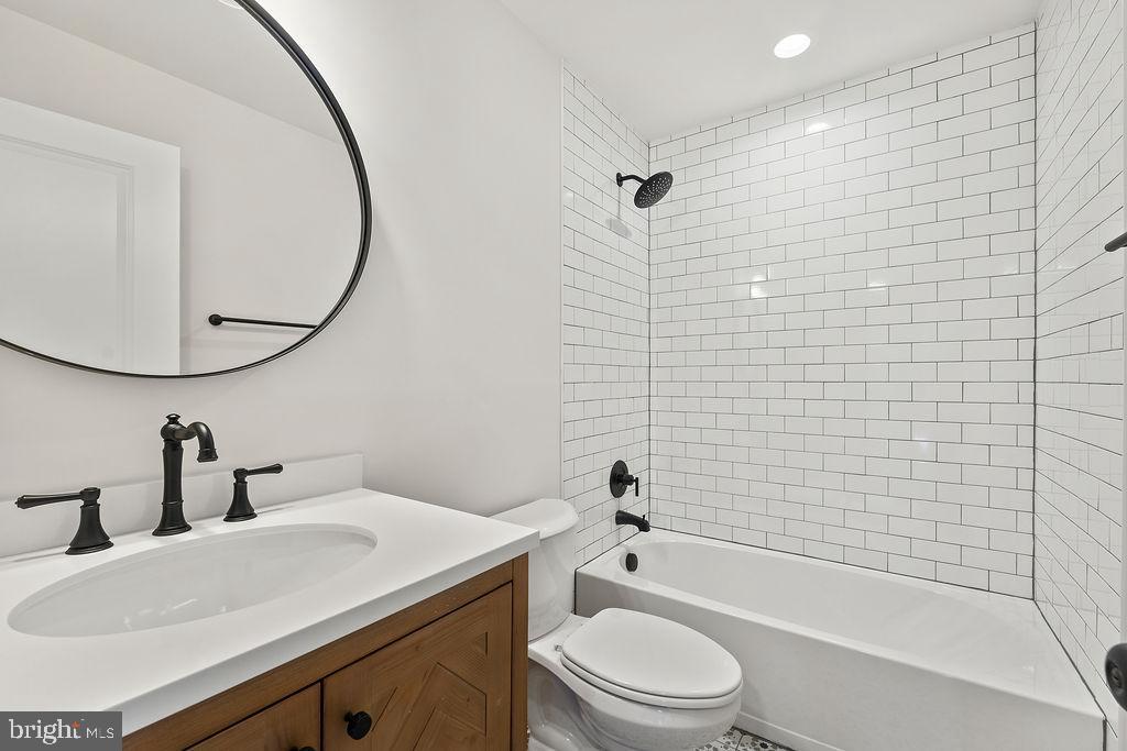 PINE HARBOUR - Residential