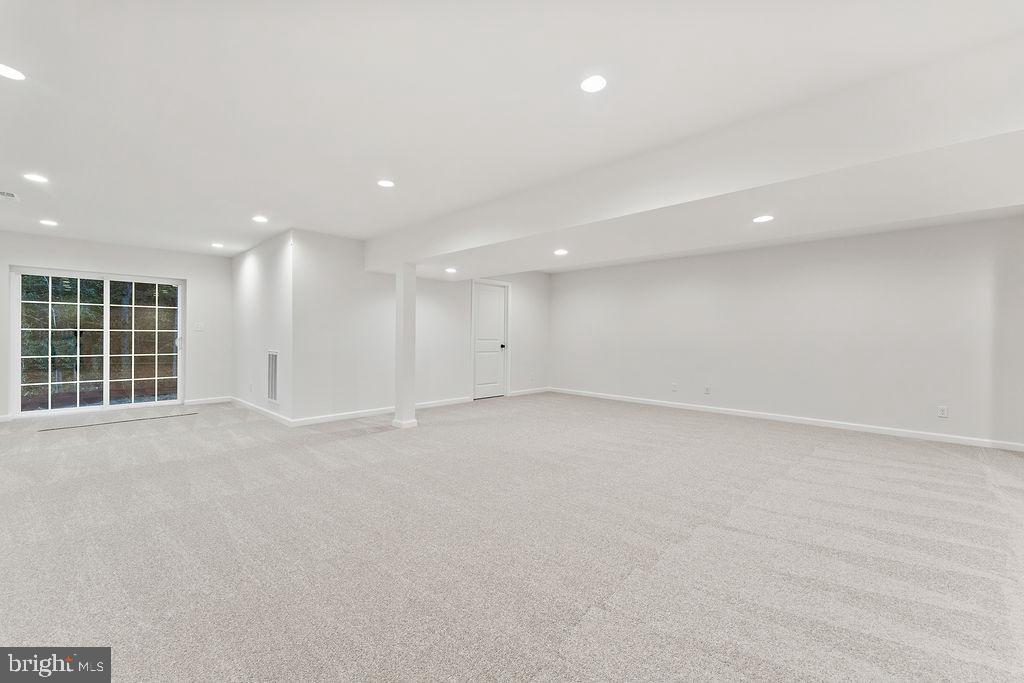 PINE HARBOUR - Residential