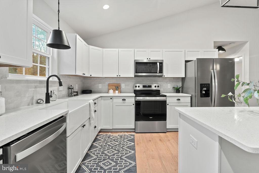 PINE HARBOUR - Residential