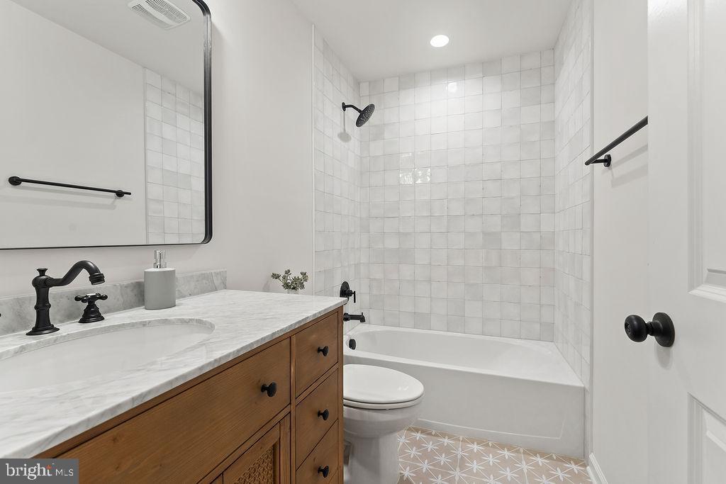 PINE HARBOUR - Residential