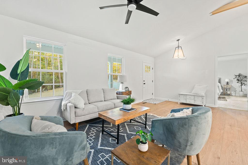 PINE HARBOUR - Residential