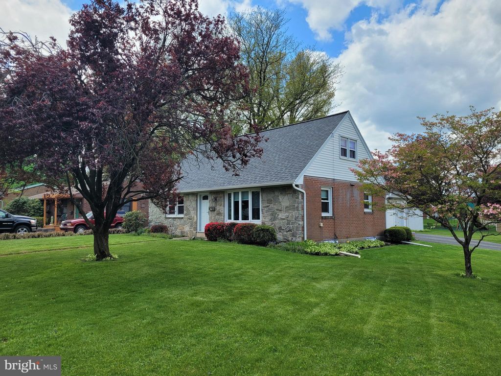 Photo of 6294 CARPENTER ST, EAST PETERSBURG, PA 17520 (MLS # PALA2033972)