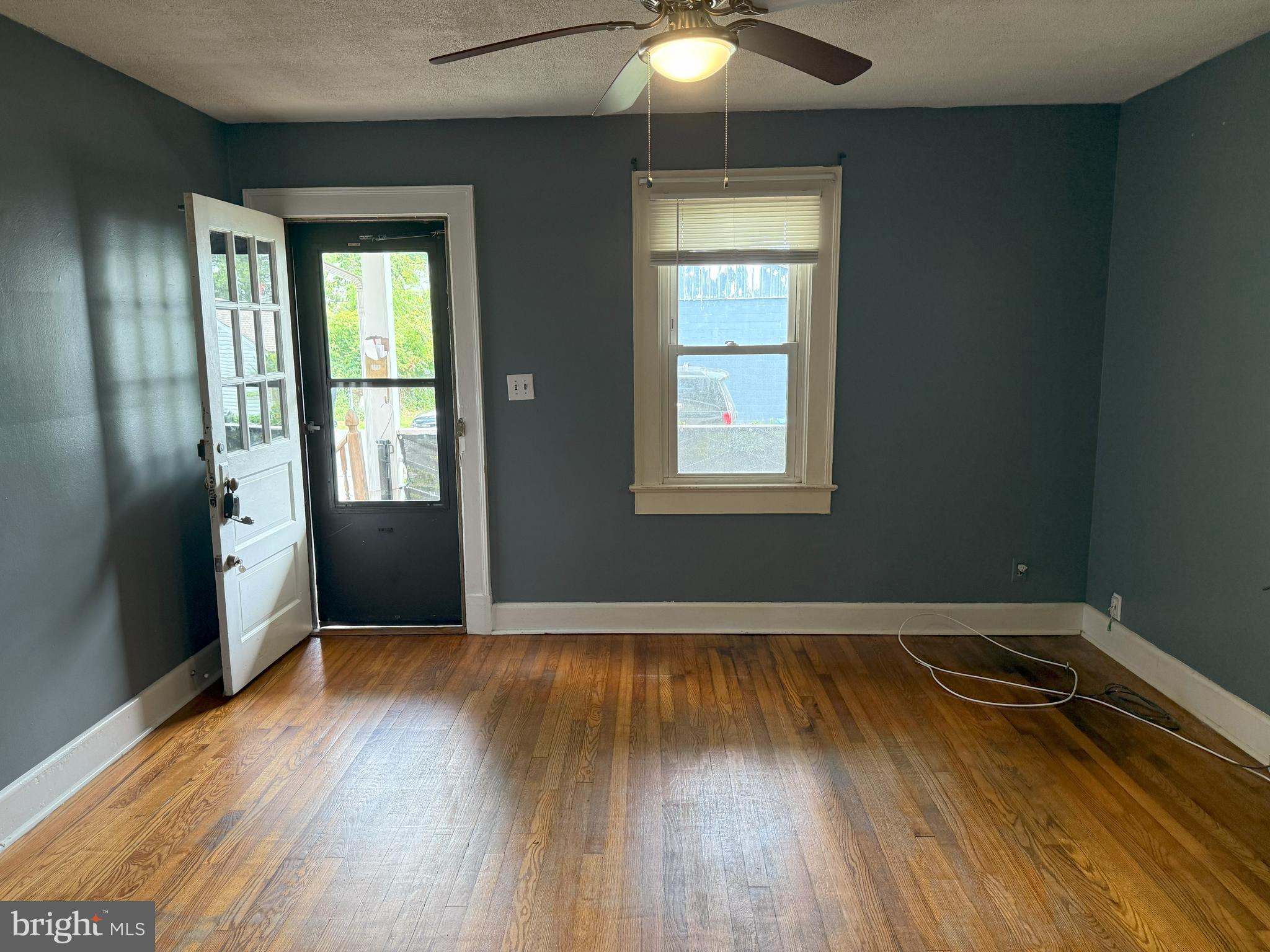 COURTLAND HEIGHTS - Residential Lease