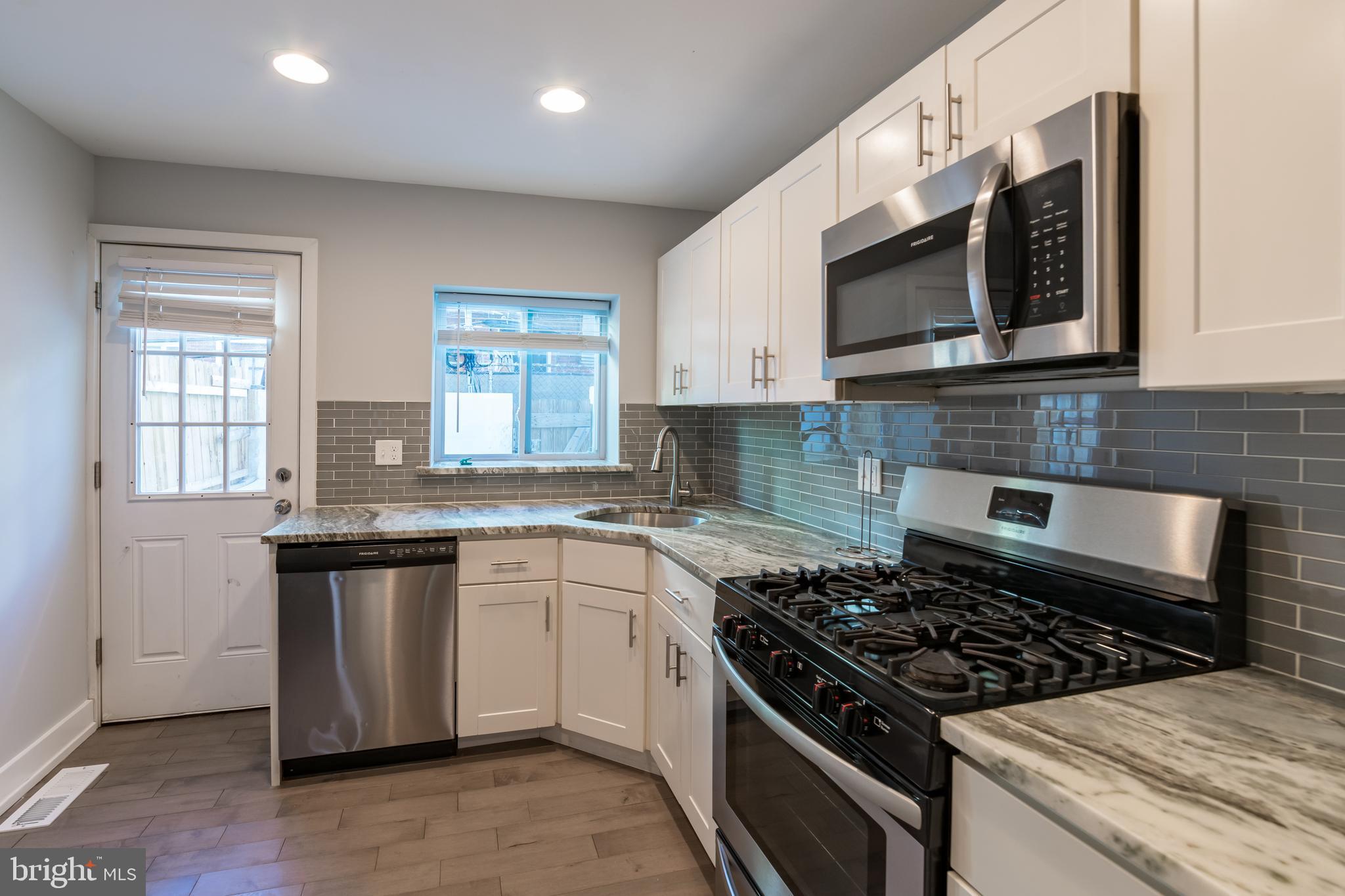 GIRARD ESTATES - Residential Lease