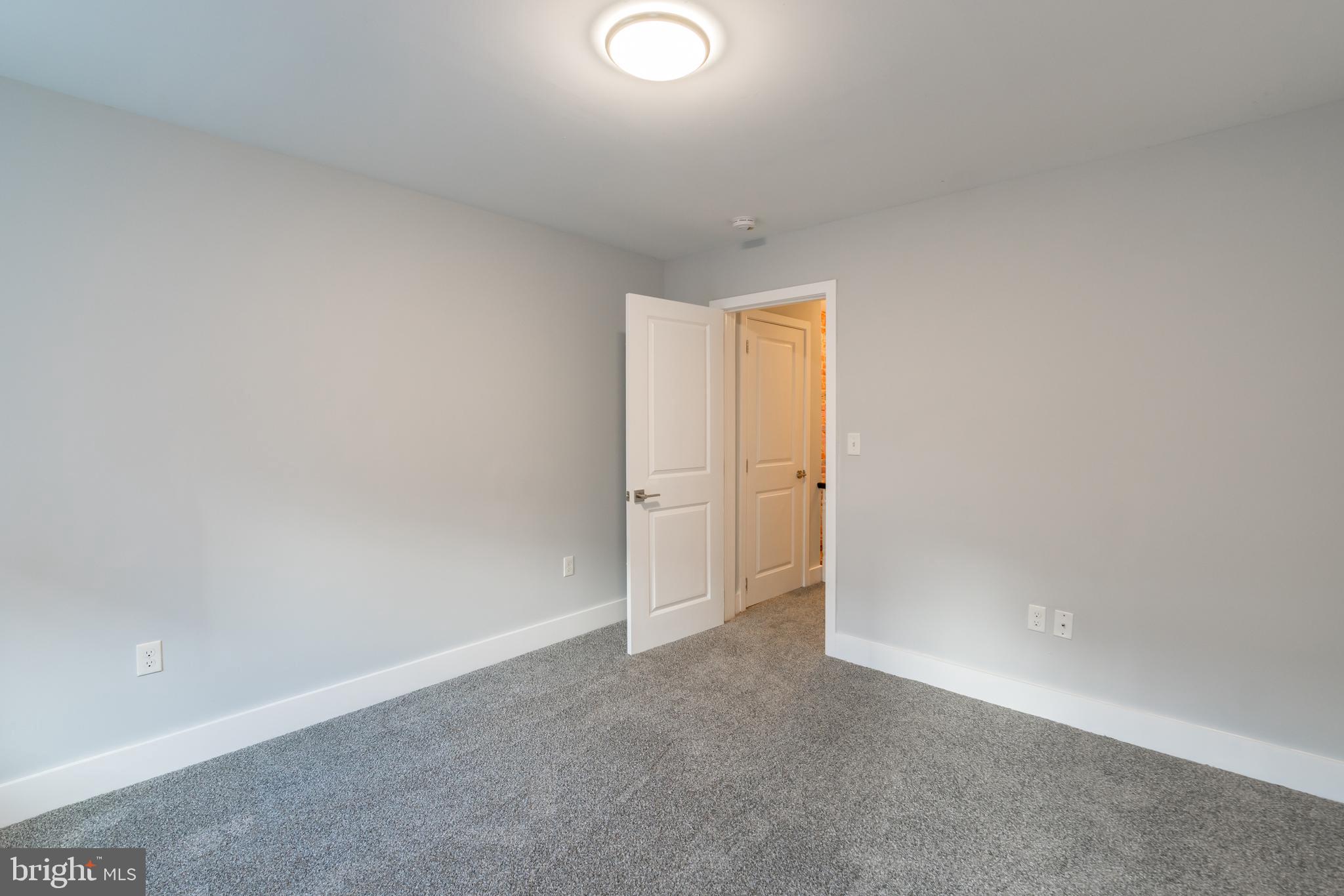 GIRARD ESTATES - Residential Lease