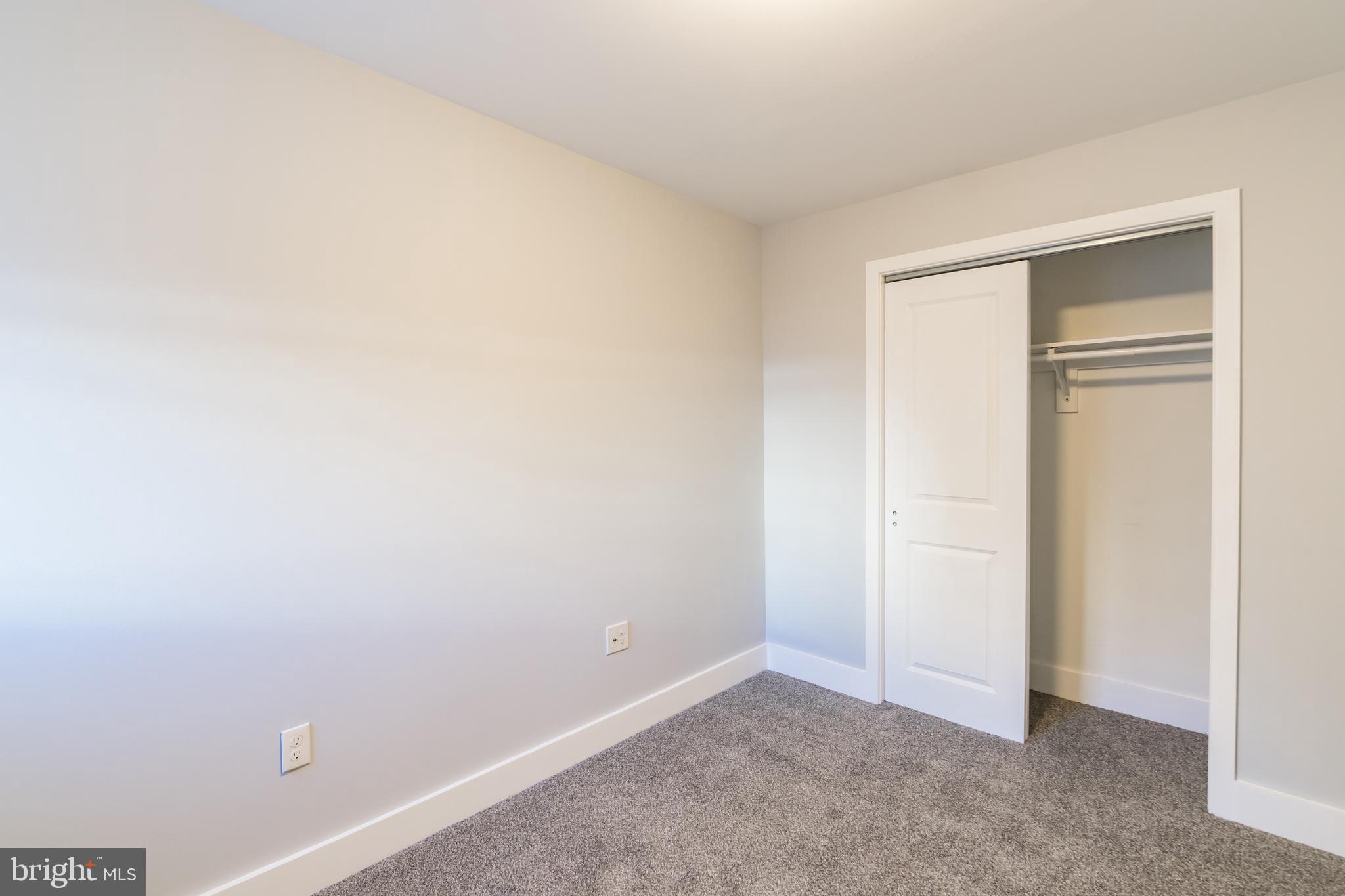 GIRARD ESTATES - Residential Lease