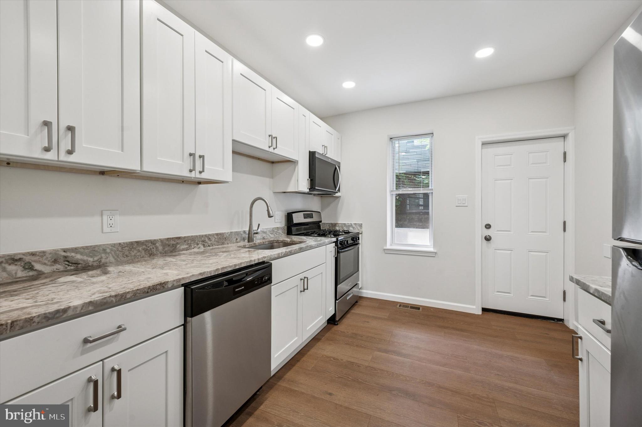 POINT BREEZE - Residential Lease