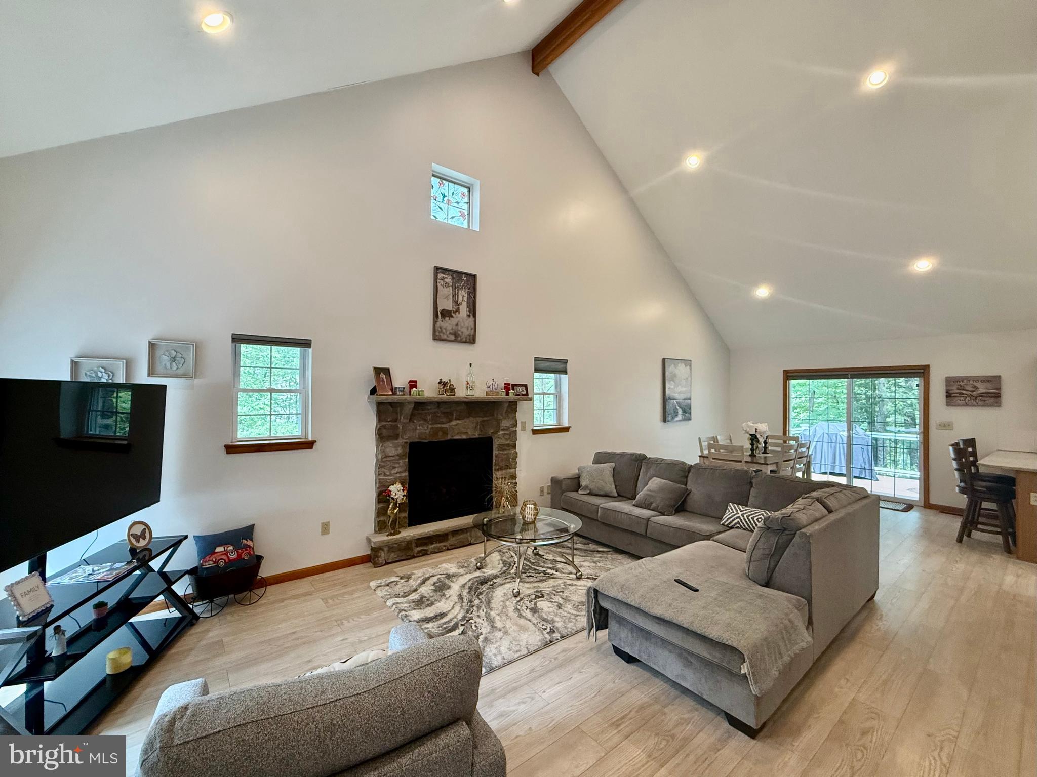 EAGLE ROCK RESORT - Residential