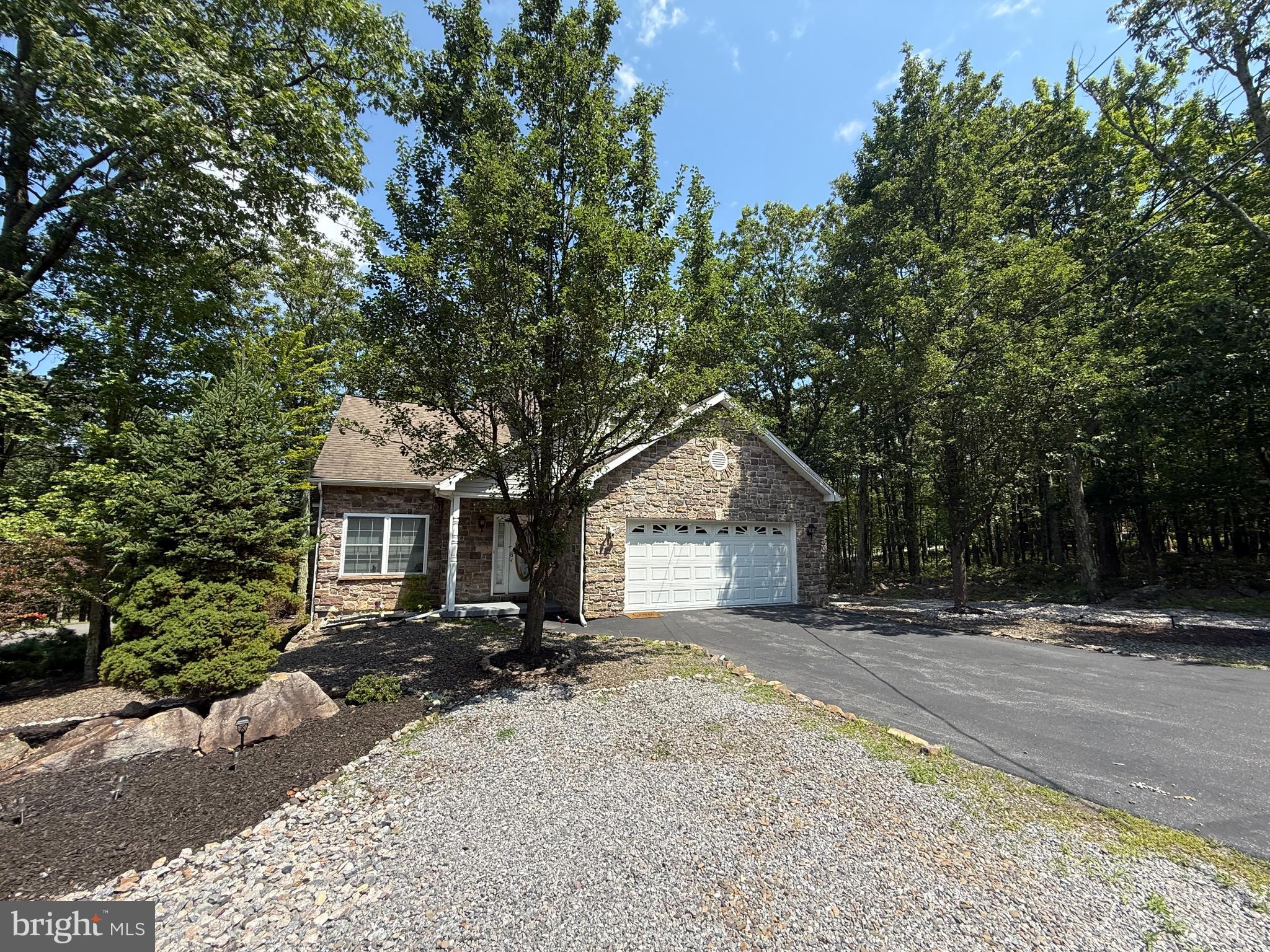 EAGLE ROCK RESORT - Residential