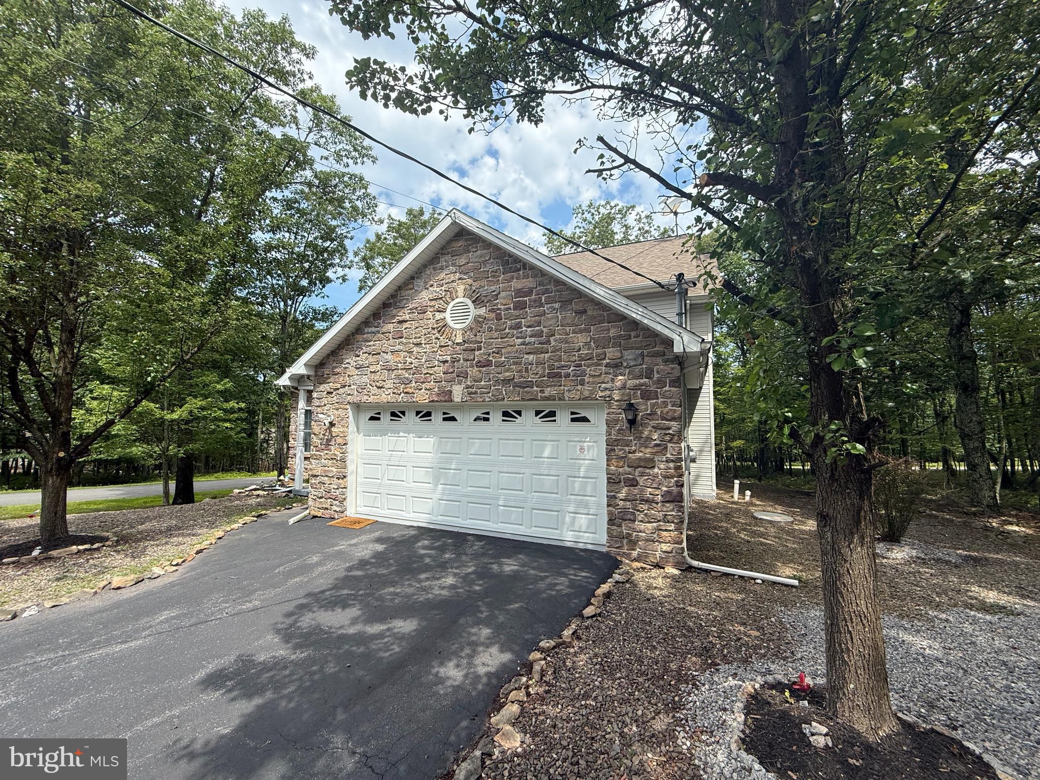 EAGLE ROCK RESORT - Residential