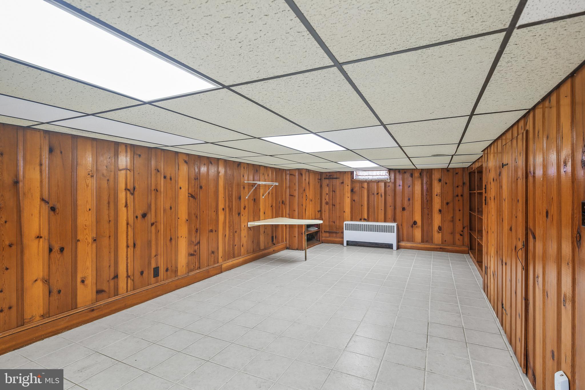 CATONSVILLE MANOR - Residential