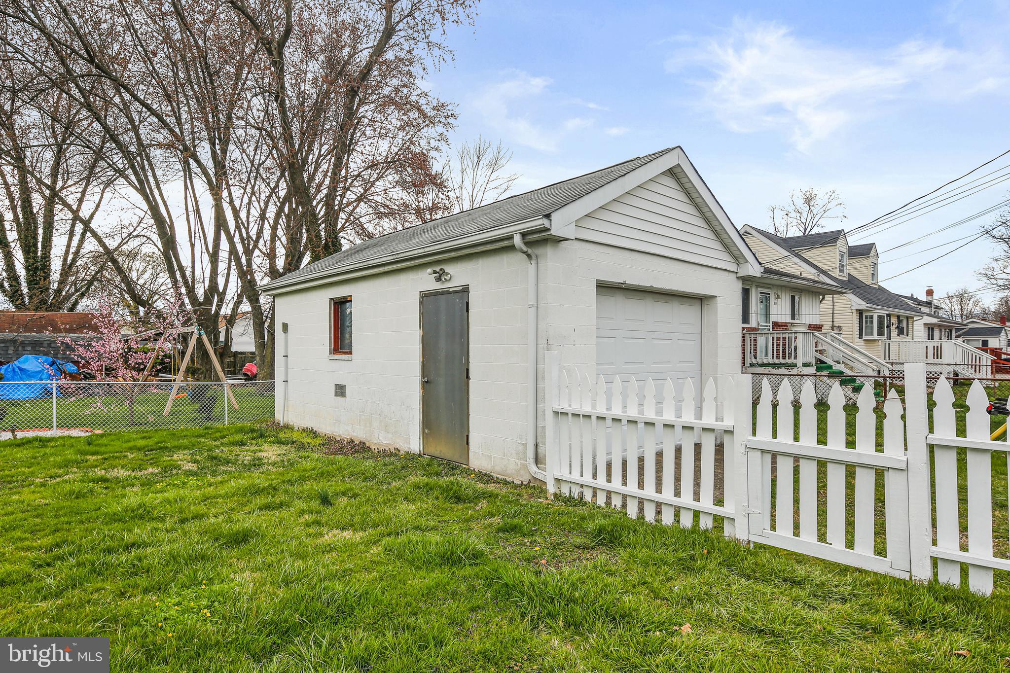 CATONSVILLE MANOR - Residential