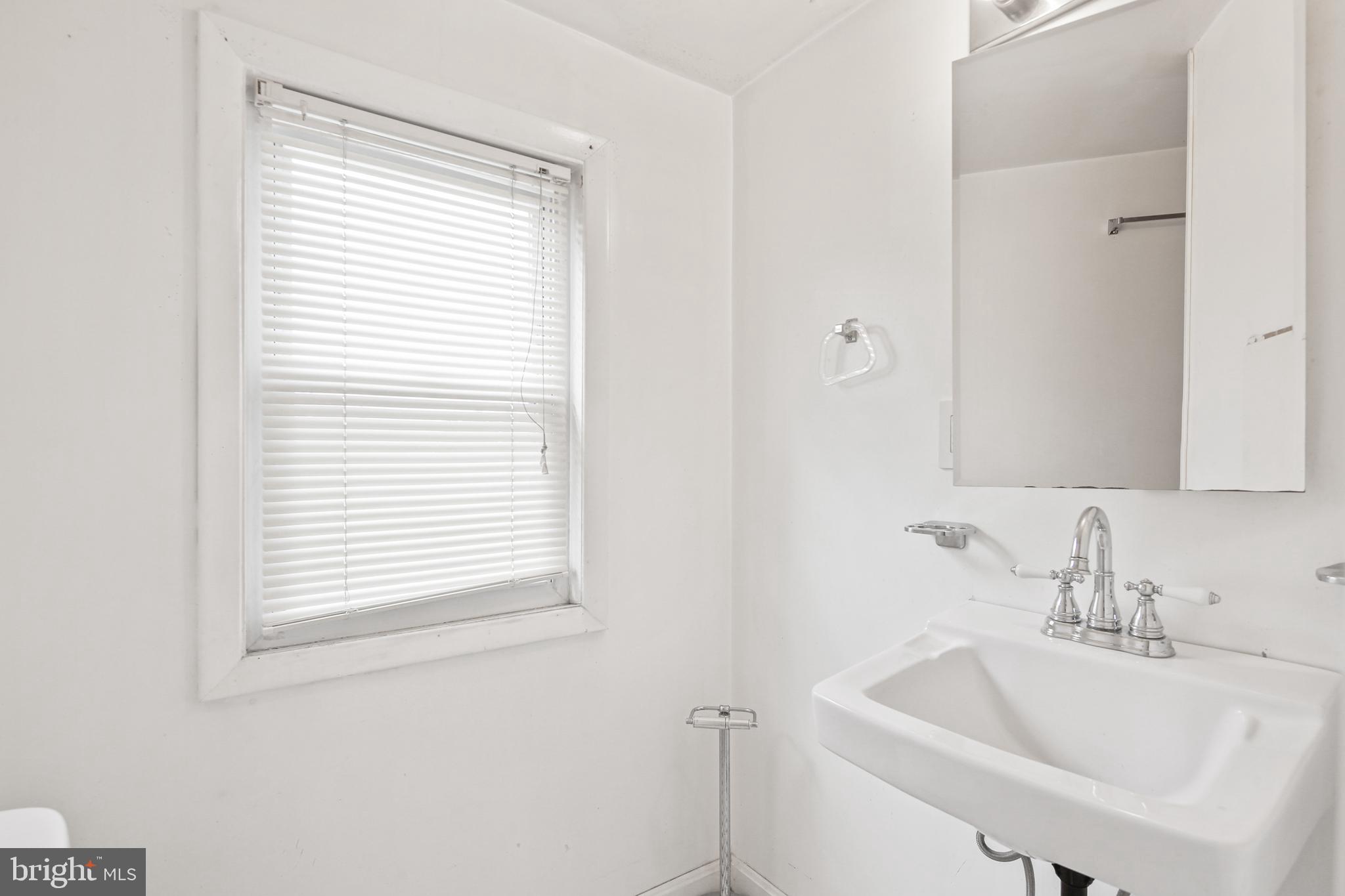 CATONSVILLE MANOR - Residential