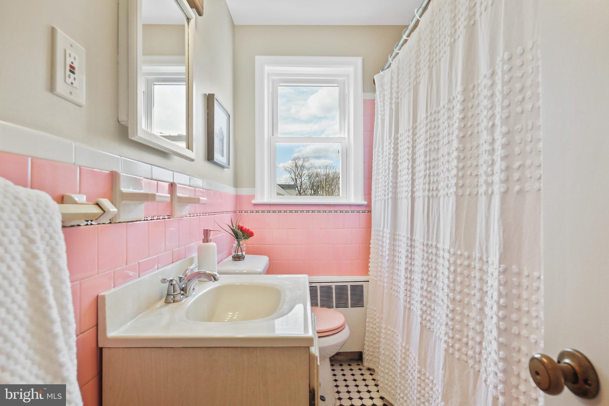 CATONSVILLE MANOR - Residential