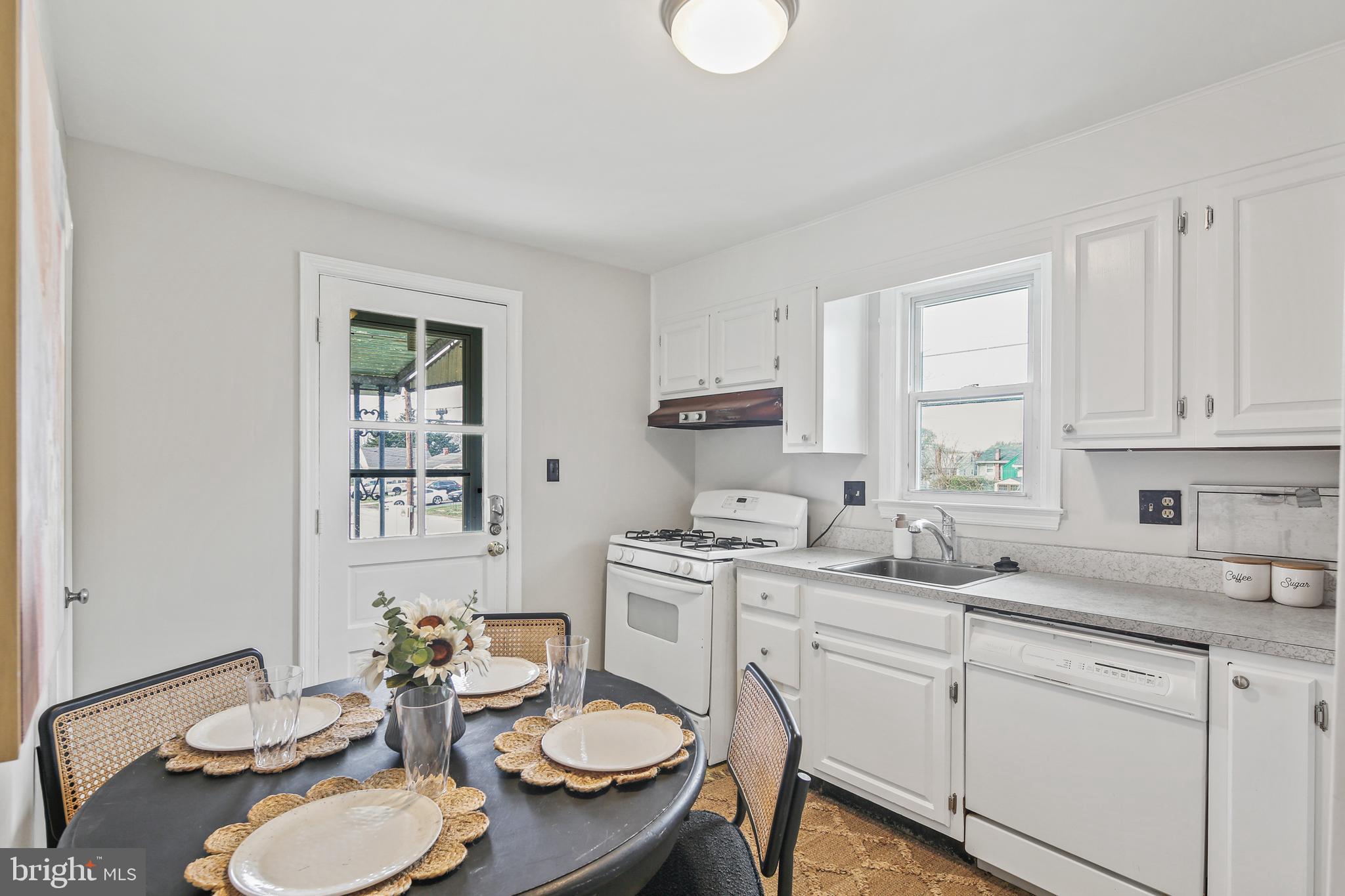 CATONSVILLE MANOR - Residential