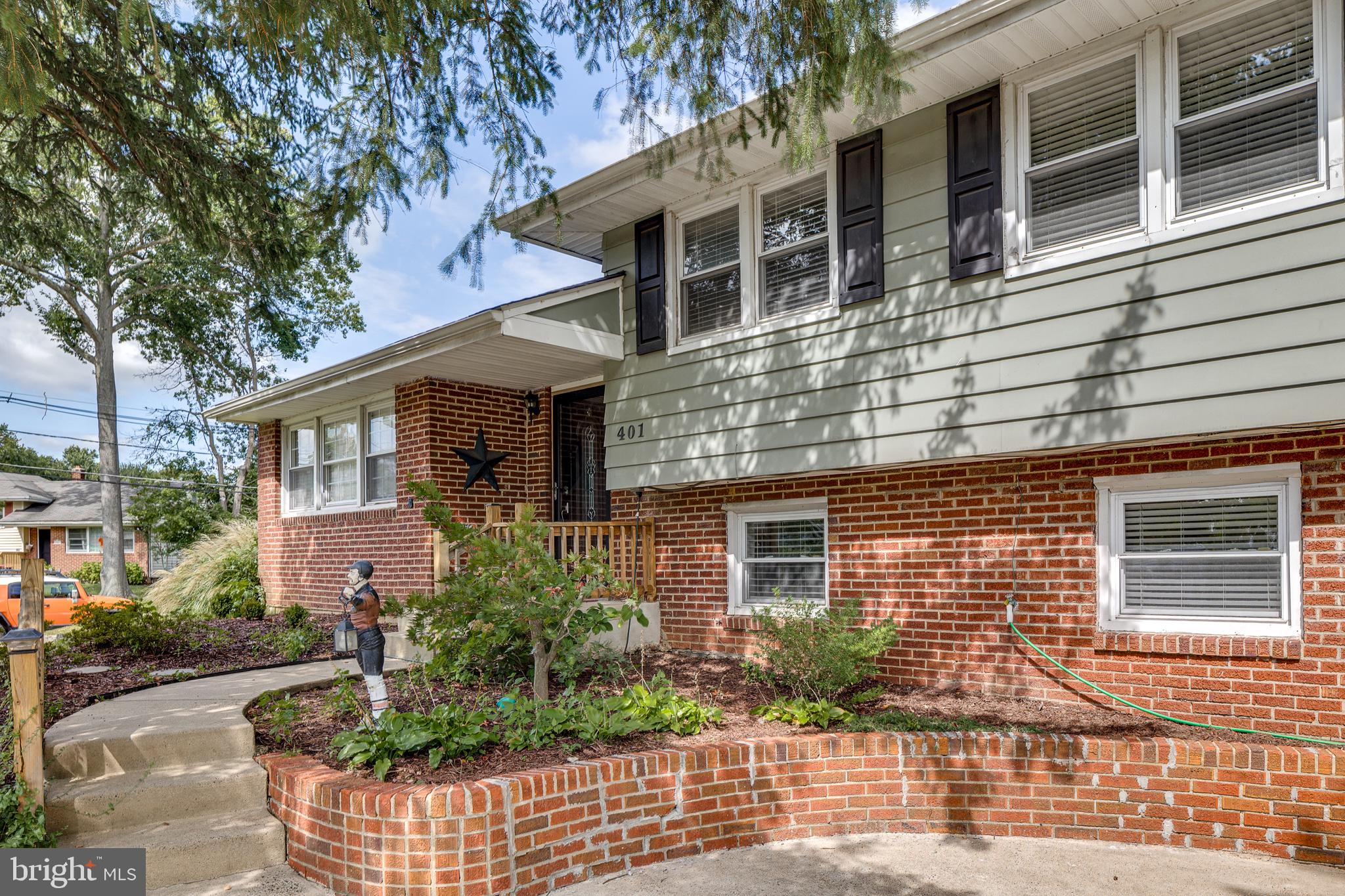 401 CHAPEL AVENUE E