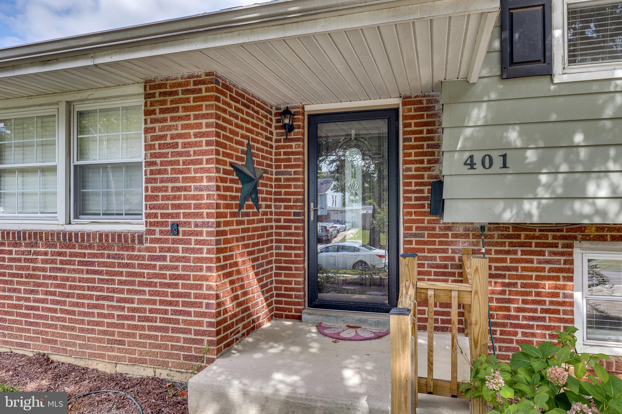401 CHAPEL AVENUE E