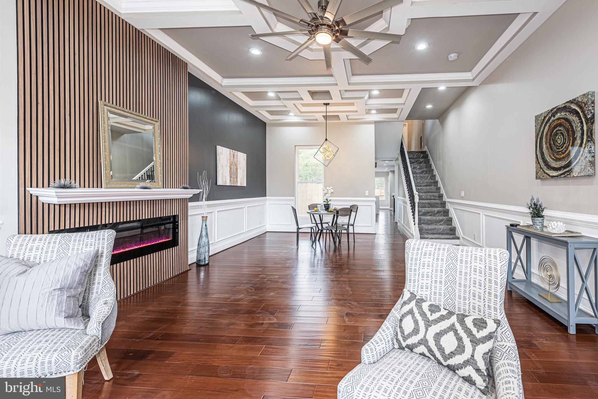 HOLLINS MARKET - Residential